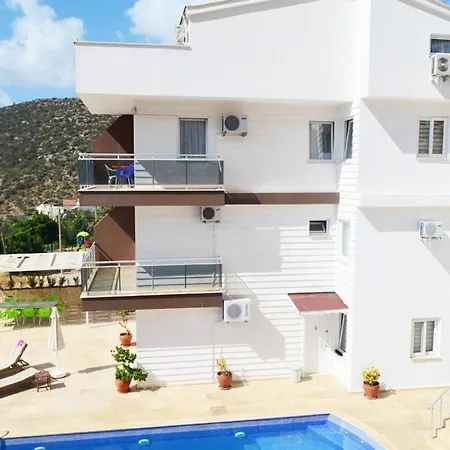 3 Bedroomed Duplex Hera דירה קלקן